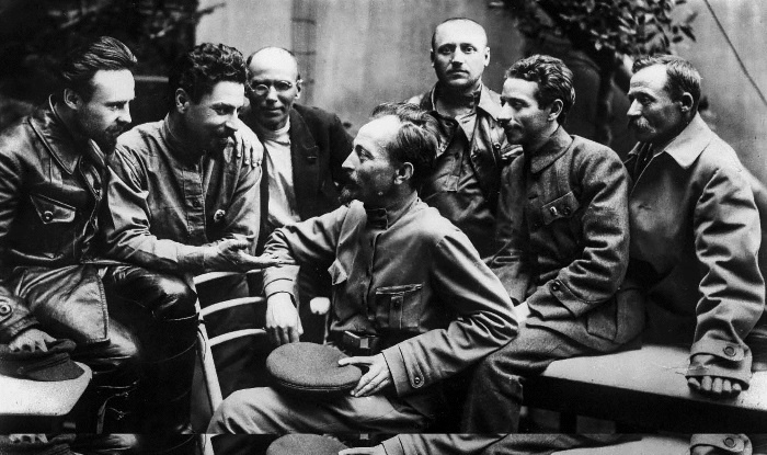 Иллюстрация к книге — Дзержинский. Любовь и революция [i_043.jpg]