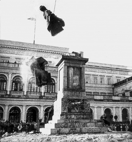 Иллюстрация к книге — Дзержинский. Любовь и революция [i_061.jpg]