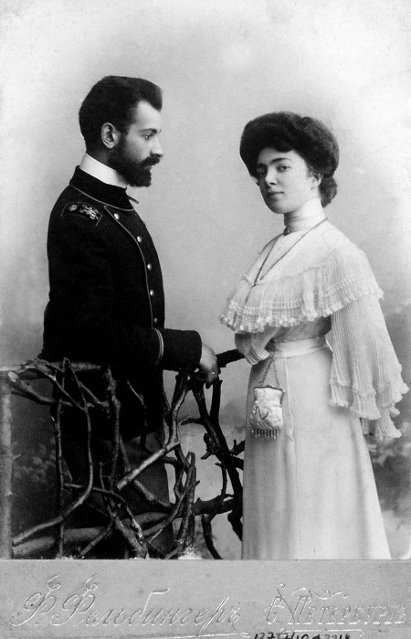 Иллюстрация к книге — Они. Воспоминания о родителях [i_001.jpg]