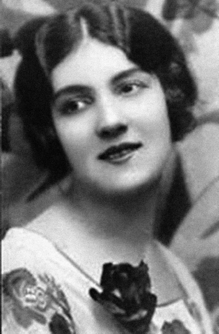 Иллюстрация к книге — Они. Воспоминания о родителях [i_008.jpg]