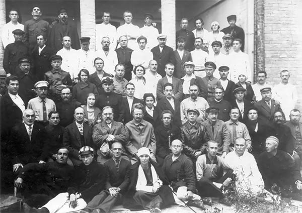 Иллюстрация к книге — Госдачи Кавказских Минеральных Вод. Тайны создания и пребывания в них на отдыхе партийной верхушки и исполкома Коминтерна от Ленина до Хрущева [_56.jpg]