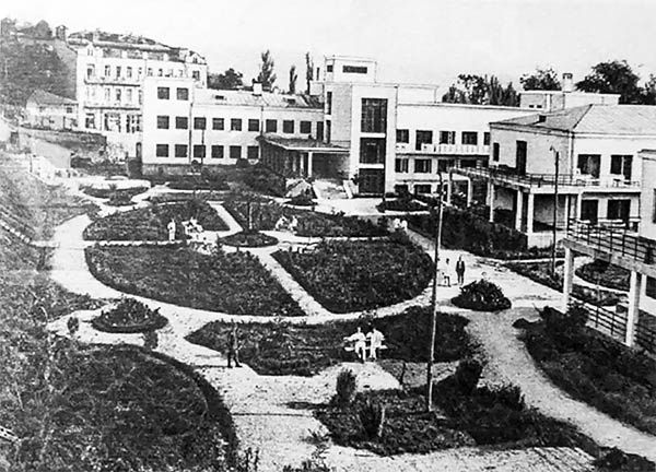 Иллюстрация к книге — Госдачи Кавказских Минеральных Вод. Тайны создания и пребывания в них на отдыхе партийной верхушки и исполкома Коминтерна от Ленина до Хрущева [_65.jpg]