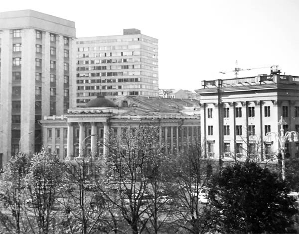 Иллюстрация к книге — Дмитровское шоссе. Расцвет, упадок и большие надежды Дмитровского направления [_01.jpg]