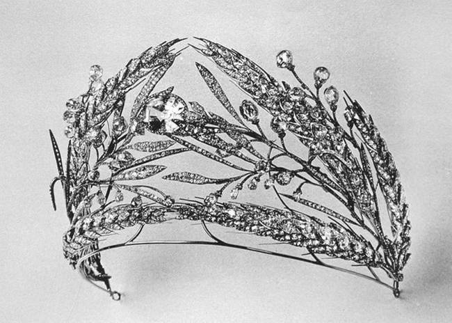 Иллюстрация к книге — Петербургские ювелиры XIX – начала XX в. Династии знаменитых мастеров императорской России [i_012.jpg]