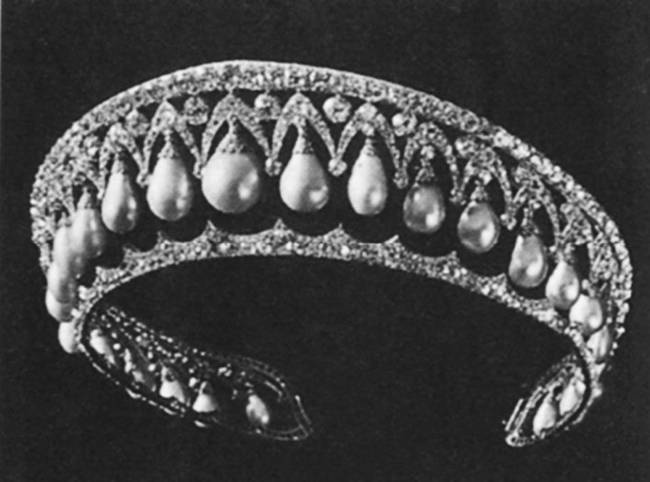 Иллюстрация к книге — Петербургские ювелиры XIX – начала XX в. Династии знаменитых мастеров императорской России [i_022.jpg]