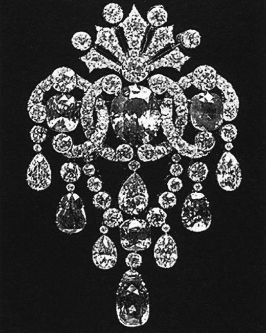 Иллюстрация к книге — Петербургские ювелиры XIX – начала XX в. Династии знаменитых мастеров императорской России [i_036.jpg]