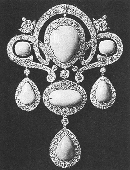 Иллюстрация к книге — Петербургские ювелиры XIX – начала XX в. Династии знаменитых мастеров императорской России [i_042.jpg]