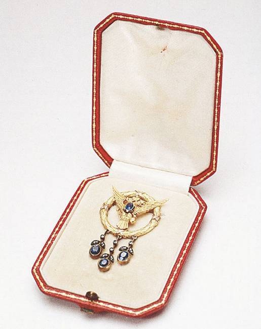 Иллюстрация к книге — Петербургские ювелиры XIX – начала XX в. Династии знаменитых мастеров императорской России [i_109.jpg]