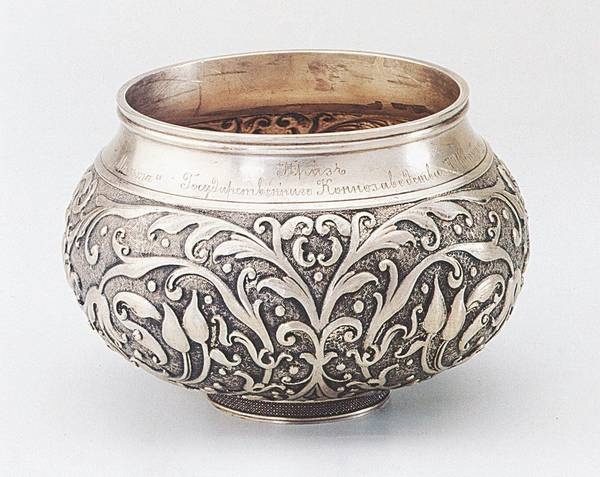 Иллюстрация к книге — Петербургские ювелиры XIX – начала XX в. Династии знаменитых мастеров императорской России [i_121.jpg]