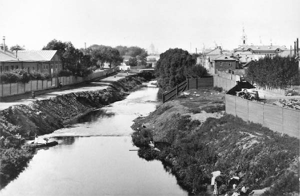 Иллюстрация к книге — Шоссе Энтузиастов. Дорога великих свершений [_38.jpg]