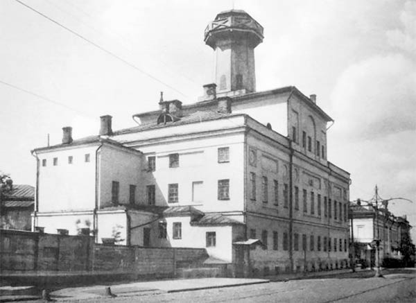 Иллюстрация к книге — Шоссе Энтузиастов. Дорога великих свершений [_47.jpg]