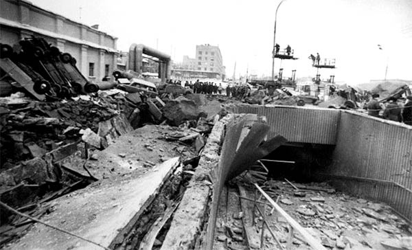 Иллюстрация к книге — Шоссе Энтузиастов. Дорога великих свершений [_78.jpg]