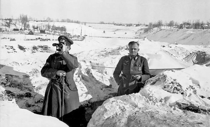 Иллюстрация к книге — Холмский ?котел?. 105 дней в полном окружении [i_004.jpg]