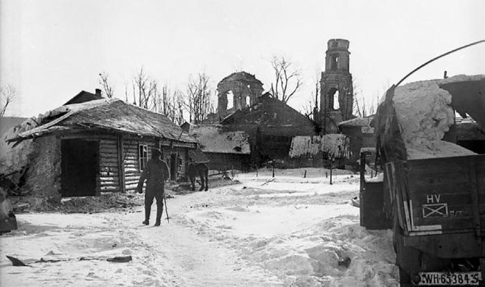 Иллюстрация к книге — Холмский ?котел?. 105 дней в полном окружении [i_014.jpg]