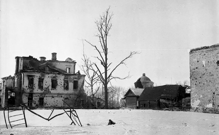 Иллюстрация к книге — Холмский ?котел?. 105 дней в полном окружении [i_026.jpg]