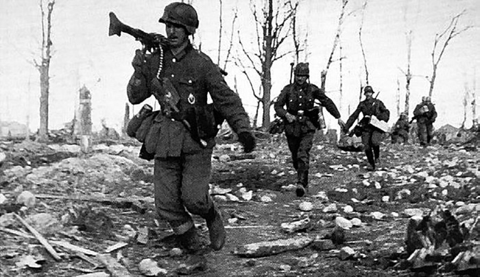 Иллюстрация к книге — Холмский ?котел?. 105 дней в полном окружении [i_048.jpg]