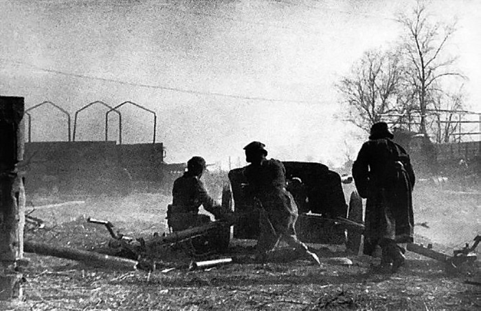 Иллюстрация к книге — Холмский ?котел?. 105 дней в полном окружении [i_070.jpg]