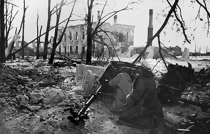 Иллюстрация к книге — Холмский ?котел?. 105 дней в полном окружении [i_071.jpg]