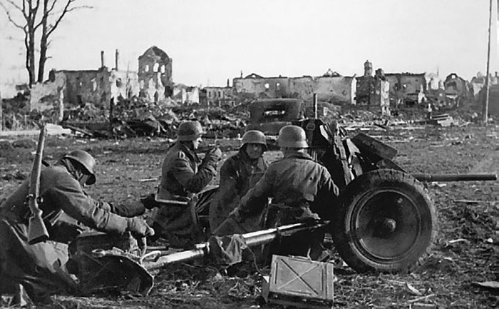 Иллюстрация к книге — Холмский ?котел?. 105 дней в полном окружении [i_091.jpg]