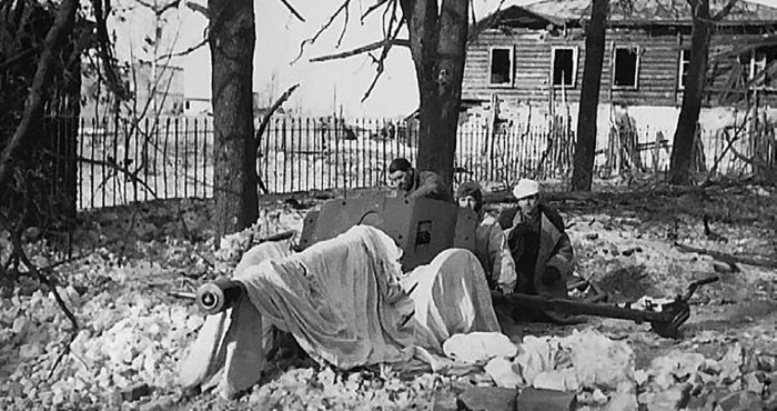 Иллюстрация к книге — Холмский ?котел?. 105 дней в полном окружении [i_100.jpg]