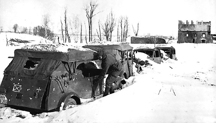 Иллюстрация к книге — Холмский ?котел?. 105 дней в полном окружении [i_114.jpg]