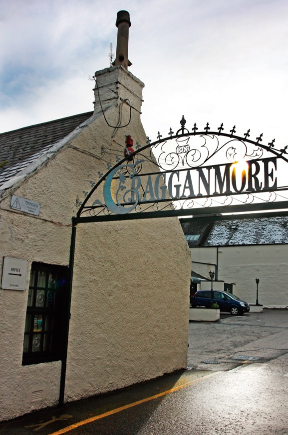 Иллюстрация к книге — Путешествие виски. Легенды Шотландии [i_007.jpg]