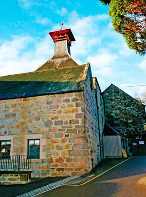 Иллюстрация к книге — Путешествие виски. Легенды Шотландии [i_016.jpg]