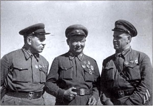 Иллюстрация к книге — Восточный рубеж. ОКДВА против японской армии [i_019.jpg]