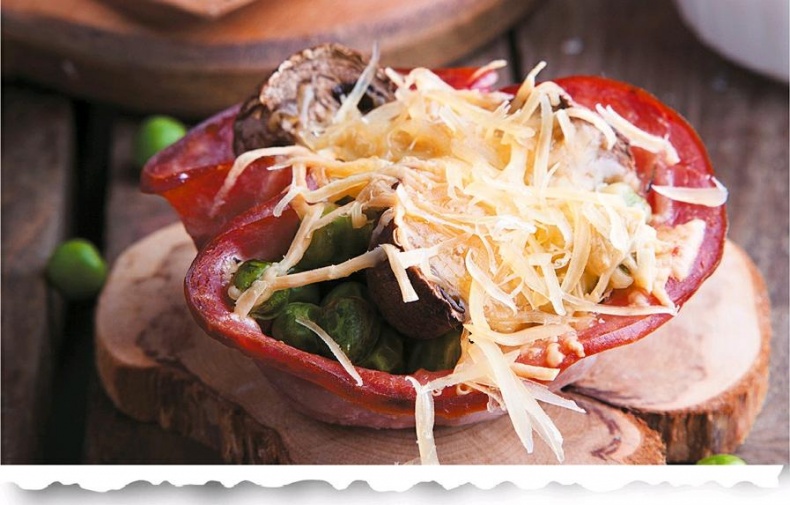 Иллюстрация к книге — Готовим в форме для кексов. Маффины. Булочки. Закуски. Завтраки [_021.jpg]