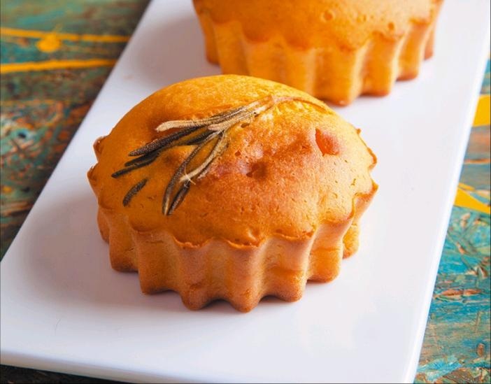 Иллюстрация к книге — Готовим в форме для кексов. Маффины. Булочки. Закуски. Завтраки [_046.jpg]