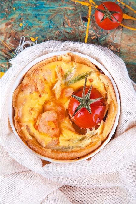 Иллюстрация к книге — Готовим в форме для кексов. Маффины. Булочки. Закуски. Завтраки [_135.jpg]