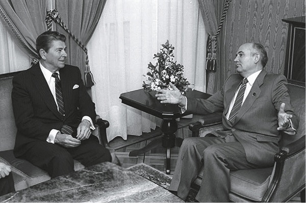 Иллюстрация к книге — Лихолетье [i_001.jpg]