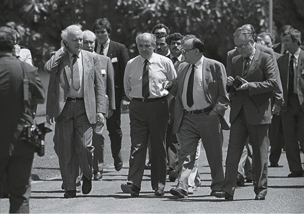 Иллюстрация к книге — Лихолетье [i_002.jpg]