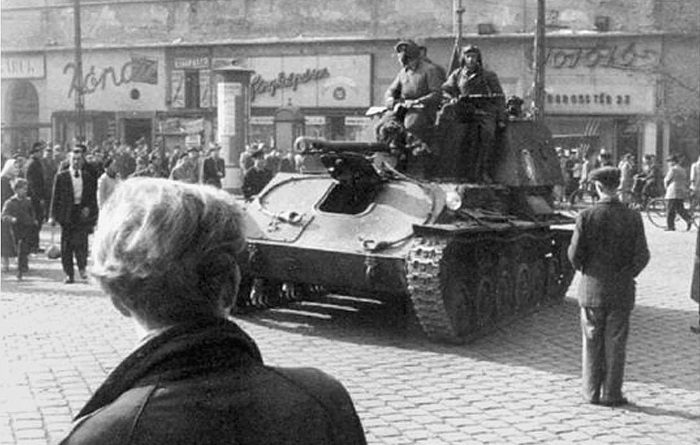 Иллюстрация к книге — Венгерский кризис 1956 года в исторической ретроспективе [i_007.jpg]