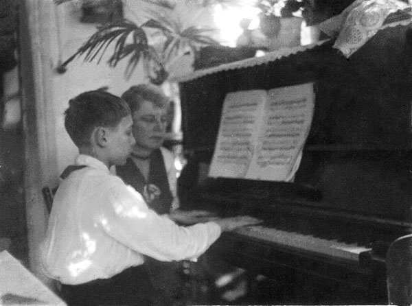 Иллюстрация к книге — &quot;...Миг между прошлым и будущим&quot; [_113.jpg]