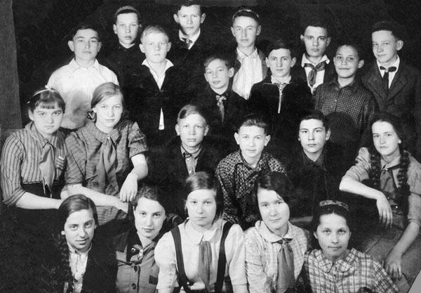 Иллюстрация к книге — &quot;...Миг между прошлым и будущим&quot; [_117_1.jpg]