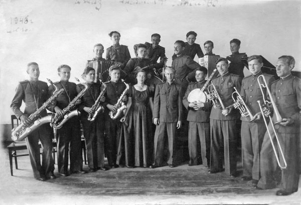 Иллюстрация к книге — &quot;...Миг между прошлым и будущим&quot; [_129.jpg]