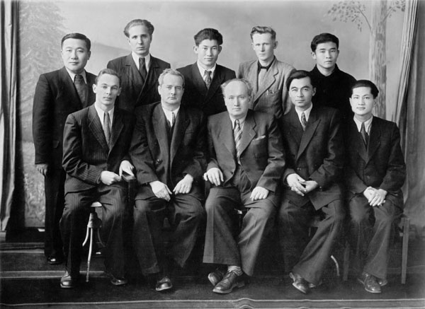 Иллюстрация к книге — &quot;...Миг между прошлым и будущим&quot; [_139.jpg]