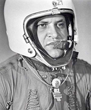 Иллюстрация к книге — Степени приближения. Непридуманные истории (сборник) [i_003.jpg]