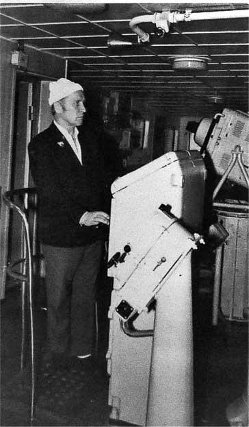 Иллюстрация к книге — Ледокол. Подлинная история "Михаила Сомова" [i_005.jpg]