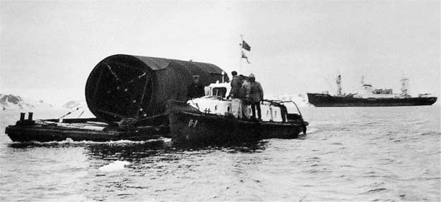 Иллюстрация к книге — Ледокол. Подлинная история "Михаила Сомова" [i_008.jpg]