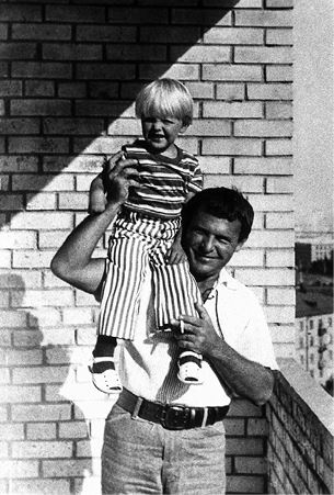 Иллюстрация к книге — Вторжение. Взгляд из России. Чехословакия, август 1968 [i_081.jpg]