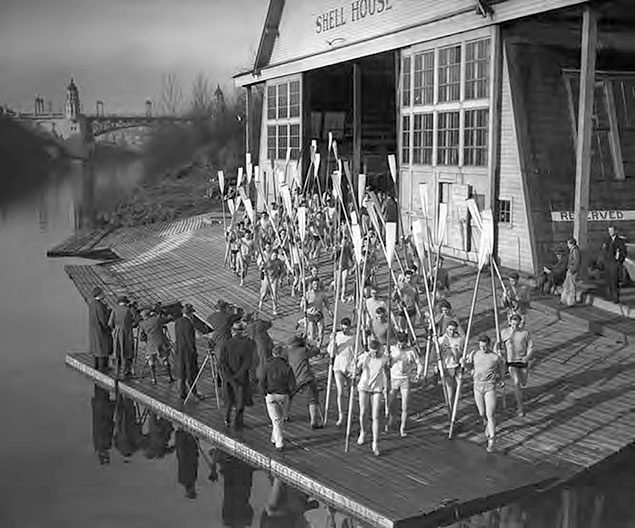 Иллюстрация к книге — Мальчики в лодке [i_002.jpg]