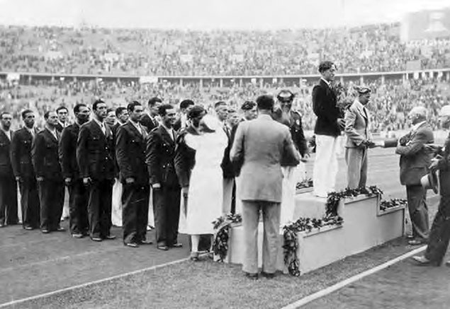 Иллюстрация к книге — Мальчики в лодке [i_038.jpg]