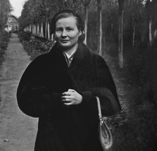 Иллюстрация к книге — Я-муары. Откровенные истории блогера [i_004.jpg]