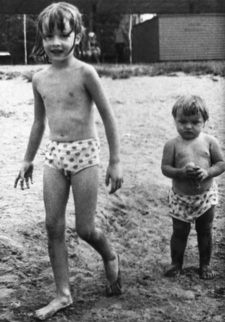 Иллюстрация к книге — Я-муары. Откровенные истории блогера [i_025.jpg]