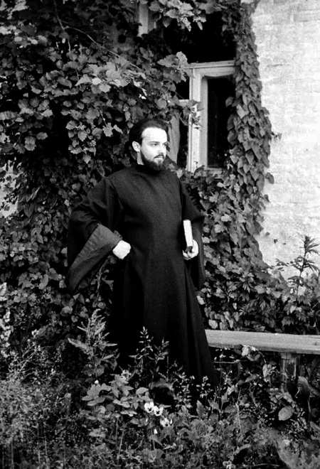 Иллюстрация к книге — Цветочки Александра Меня [i_012.jpg]