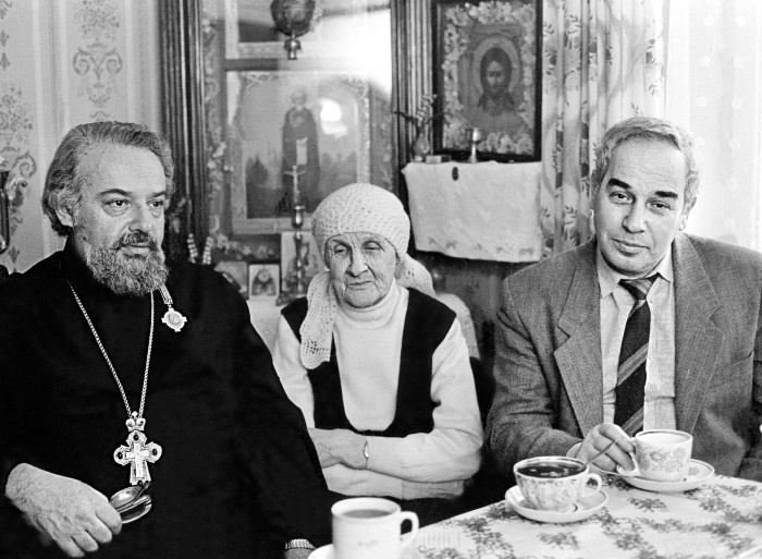 Иллюстрация к книге — Цветочки Александра Меня [i_022.jpg]