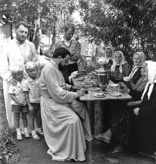 Иллюстрация к книге — Цветочки Александра Меня [i_026.jpg]