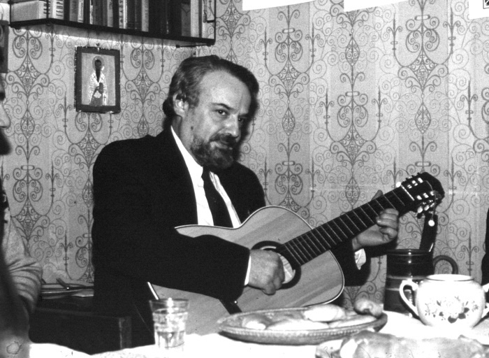 Иллюстрация к книге — Цветочки Александра Меня [i_032.jpg]